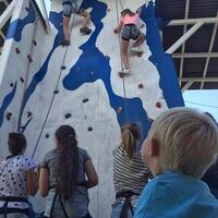Kletterspaß am Kletterturm in Sinsheim
