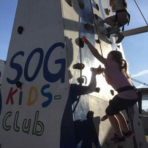 Kletterspaß am Kletterturm in Sinsheim