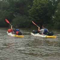 Teenager Kanuausflug
