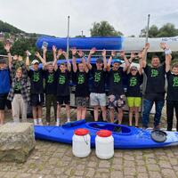 Teenager Kanuausflug